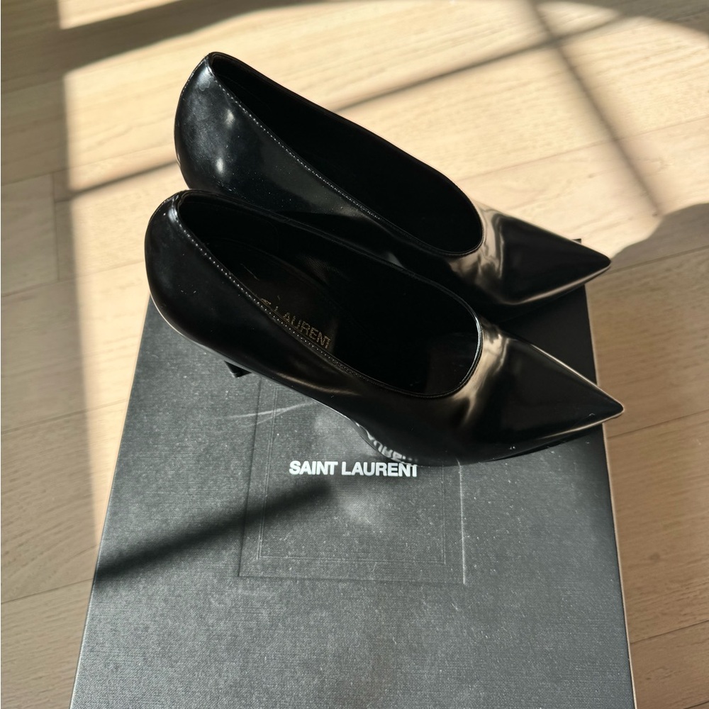 Saint Laurent 
37.5 - Picture 3 of 9